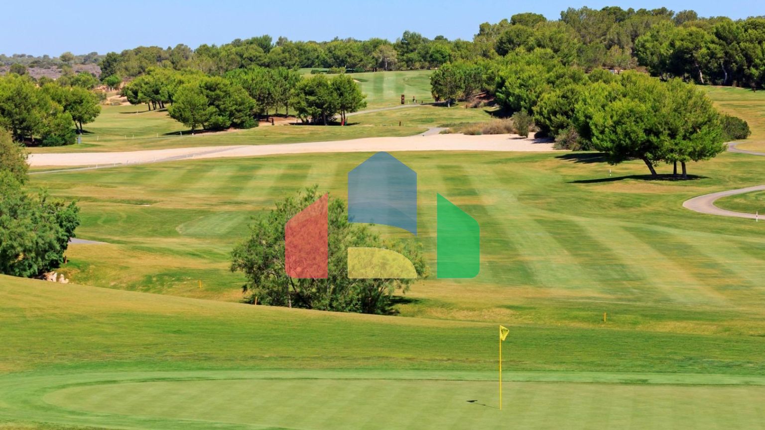 Новые виллы на первой линии гольф-курорта Ло Ромеро