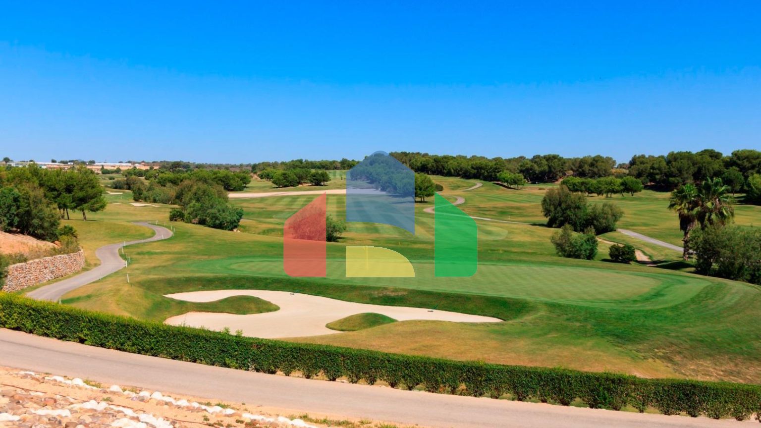 Новые виллы на первой линии гольф-курорта Ло Ромеро