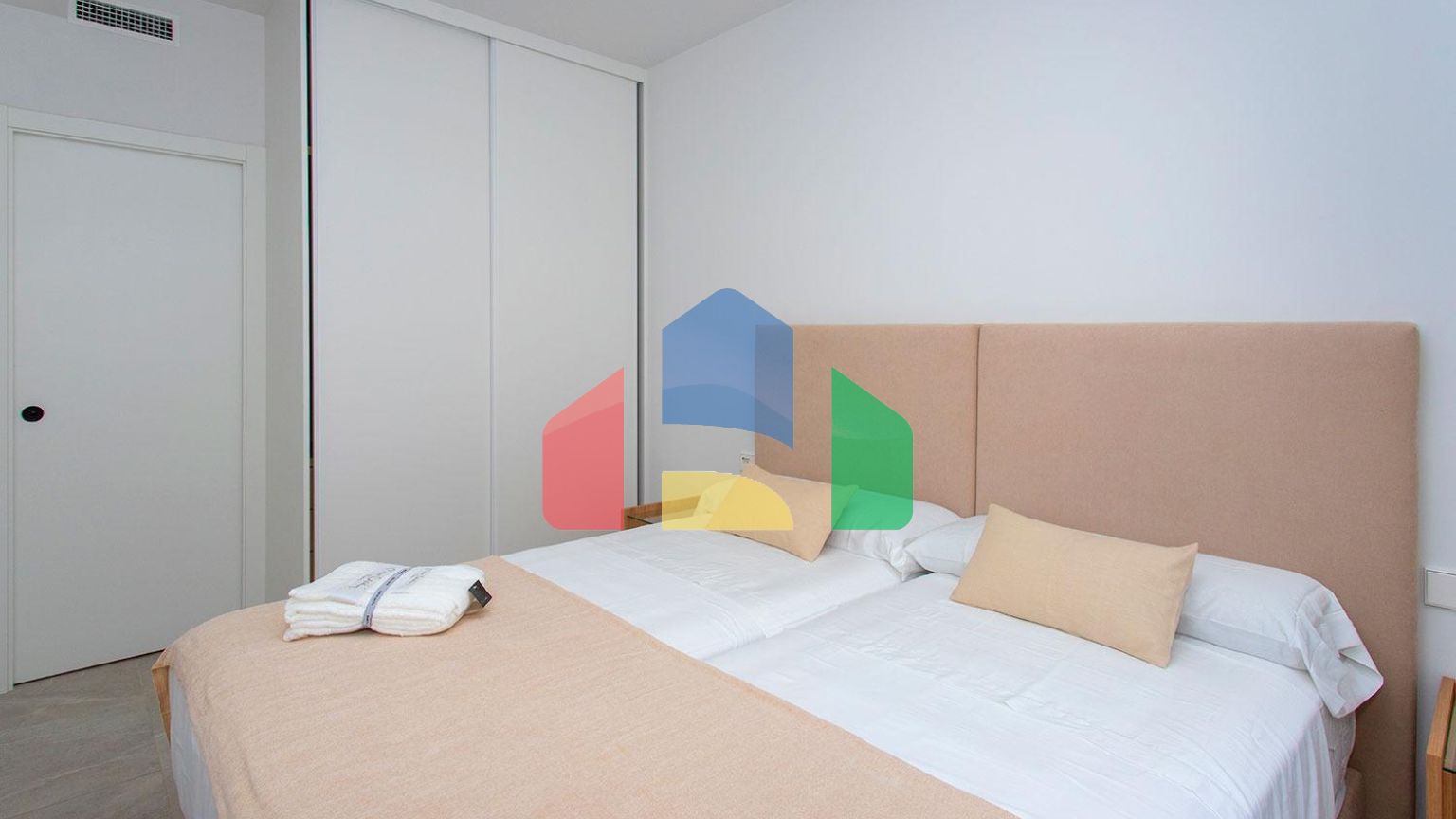 ТАУНХАУСЫ В ТОРРЕ-ДЕ-ЛА-ОРАДАДА