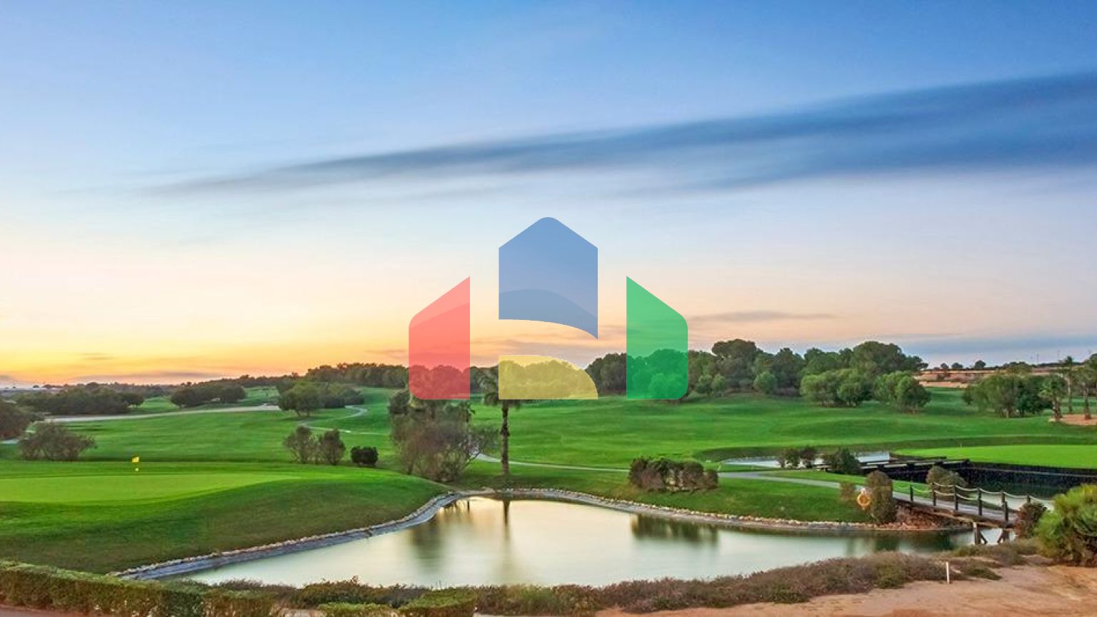 НОВЫЕ ВИЛЛЫ В ПИЛАР-ДЕ-ЛА-ОРАДАДА НА ПОЛЕ ДЛЯ ГОЛЬФА