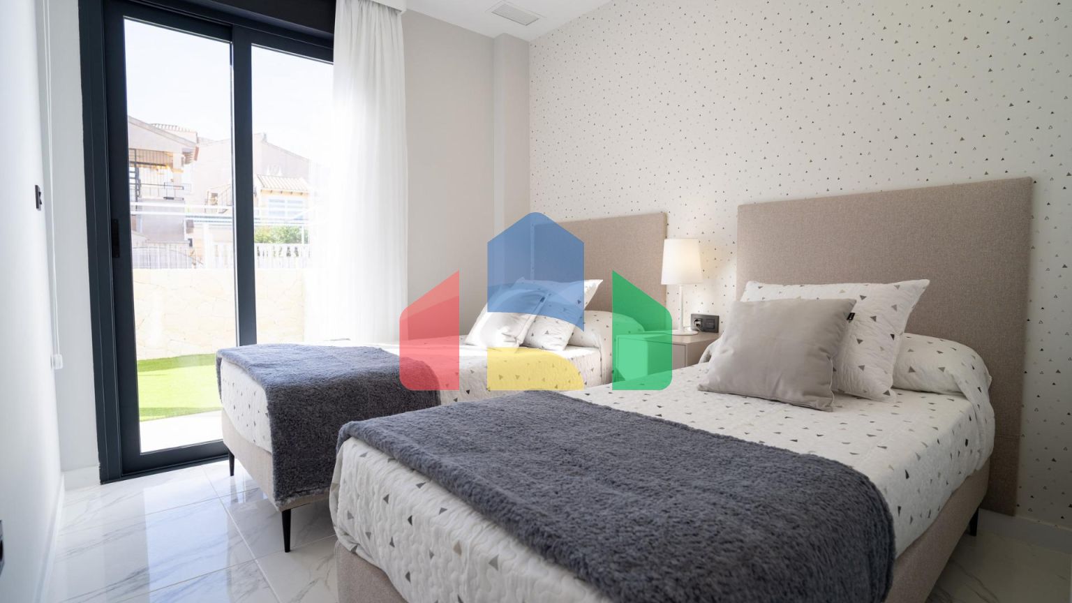 Новые бунгало в Пилар-де-ла-Орадада