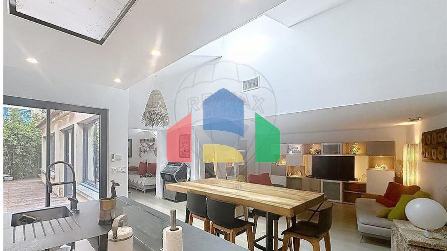 Residential - Single Family Home - Nîmes, , Occitanie - FR