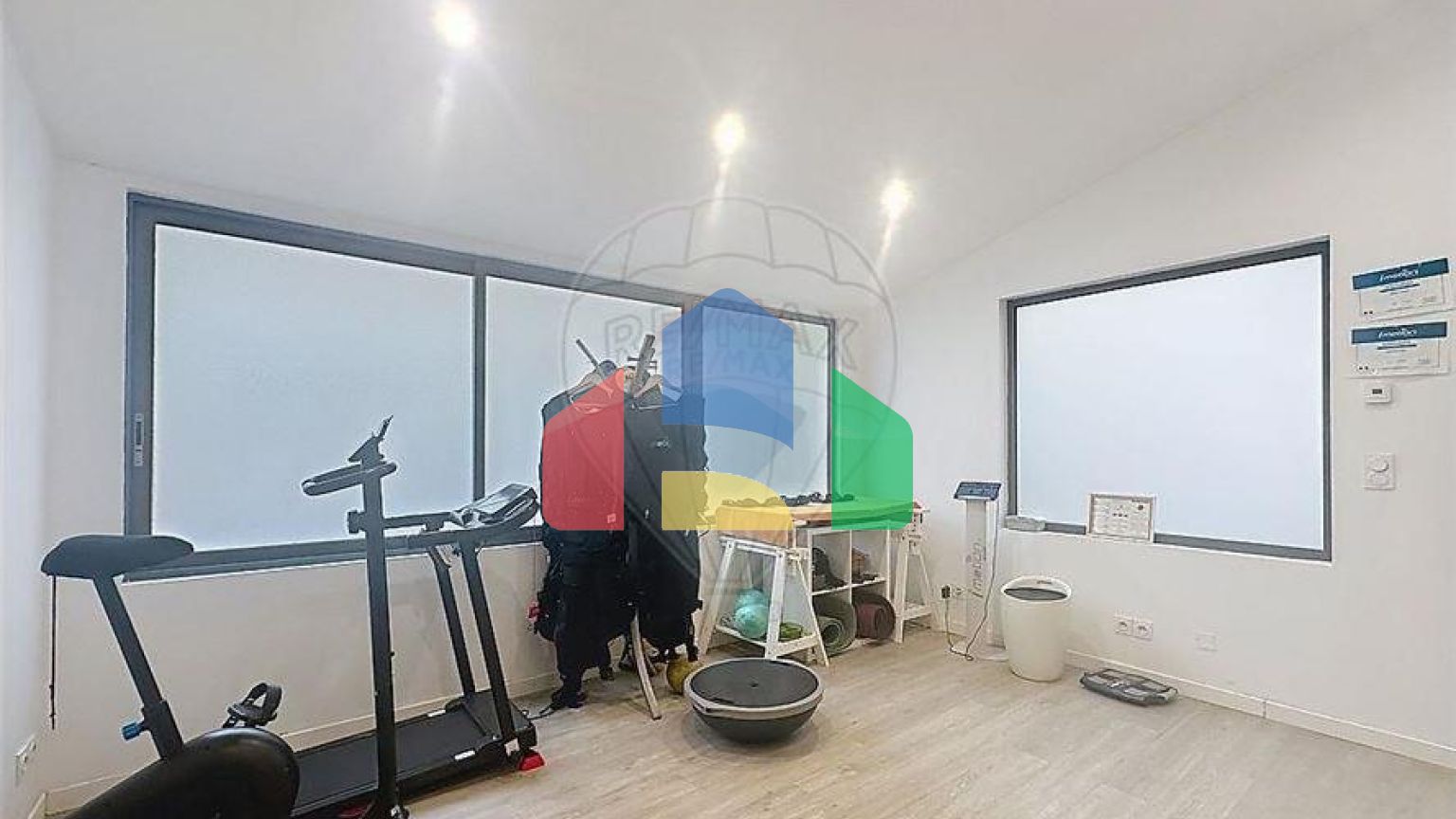 Residential - Single Family Home - Nîmes, , Occitanie - FR