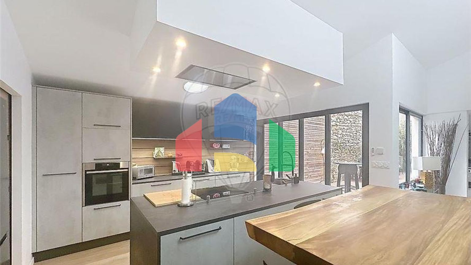 Residential - Single Family Home - Nîmes, , Occitanie - FR