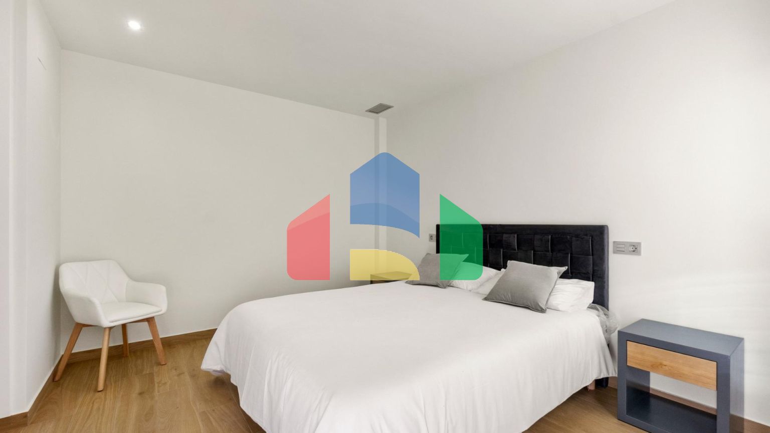 НОВЫЕ ВИЛЛЫ В РОХАЛЕСЕ