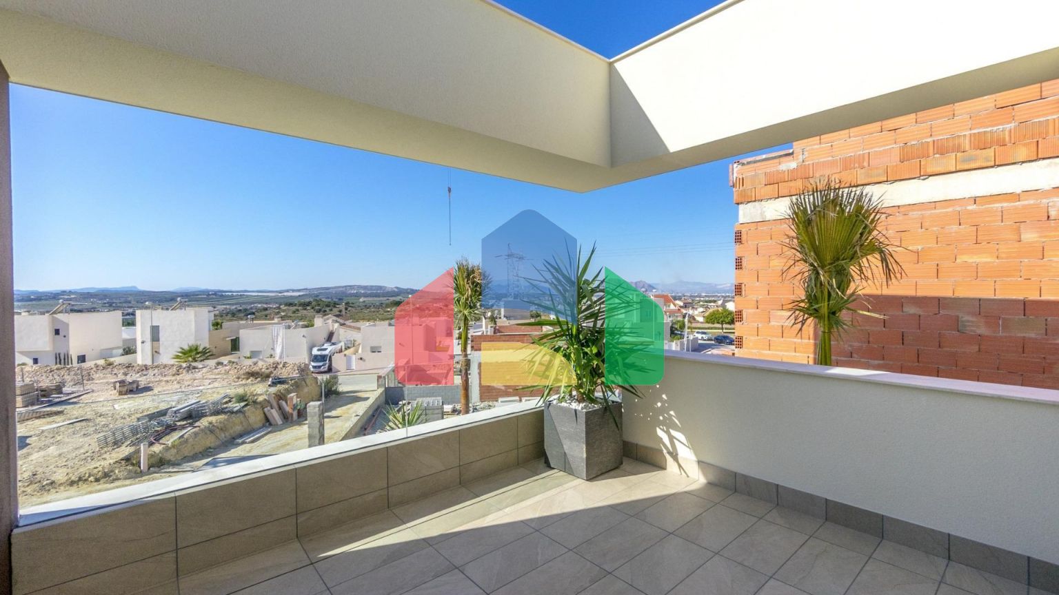 НОВЫЕ ВИЛЛЫ В РОХАЛЕСЕ