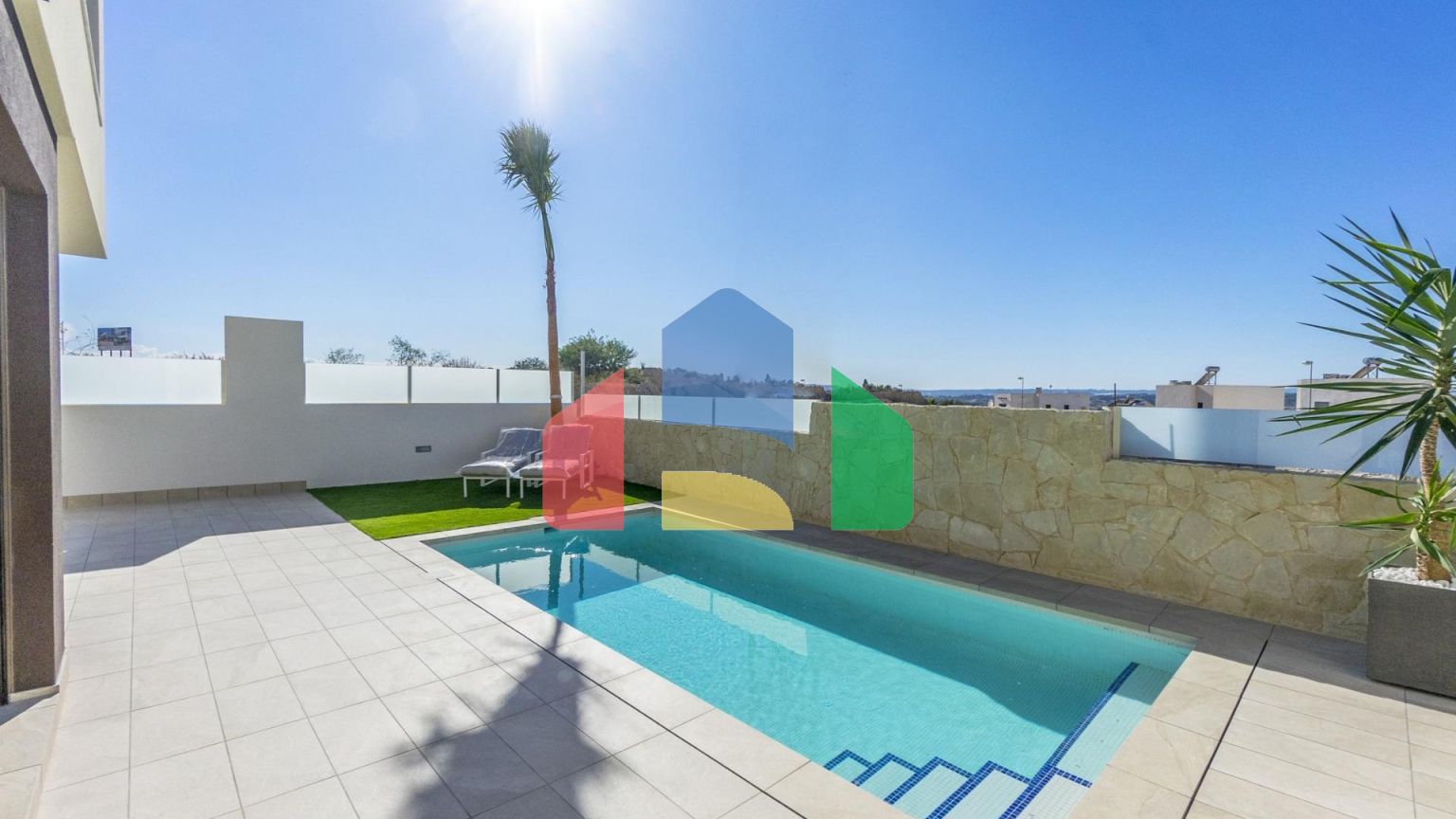 НОВЫЕ ВИЛЛЫ В РОХАЛЕСЕ