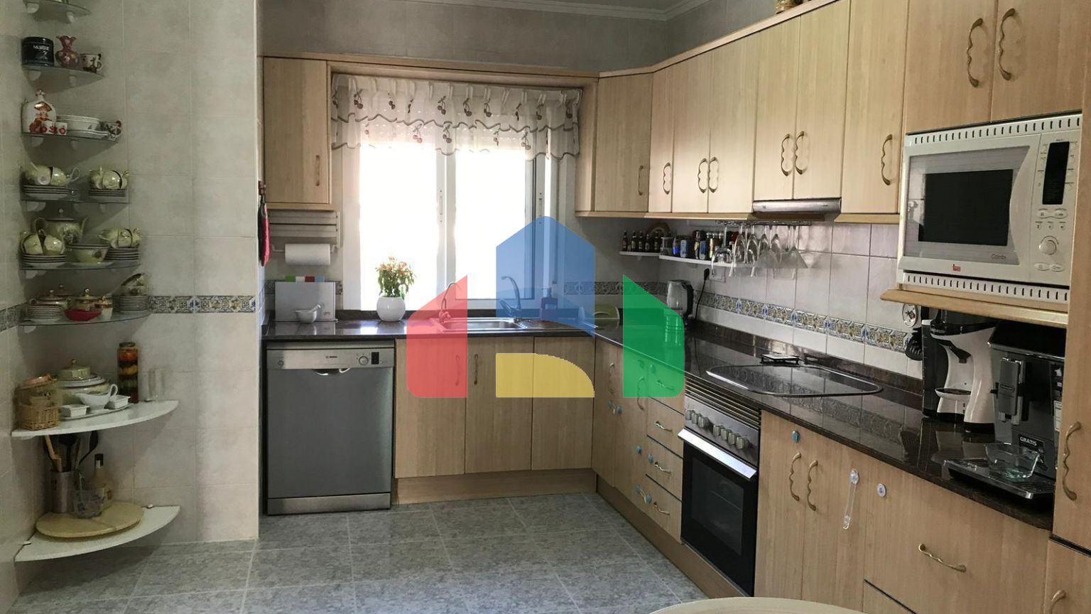 ВИЛЛА В CIUDAD QUESADA В СРЕДИЗЕМНОМОРСКОМ СТИЛЕ. 4 СПАЛЬНИ. 4 ВАННЫЕ КОМНАТЫ. С УЧАСТКОМ 700 М2. И ПЛОЩЯДЬЮ 233 М2. БАССЕЙН