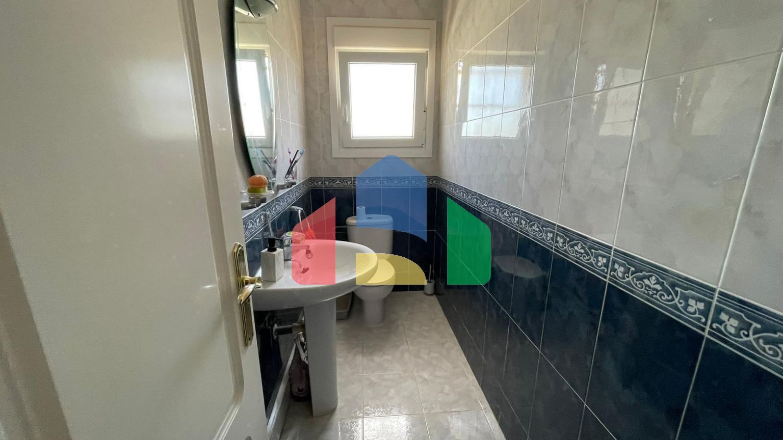 ВИЛЛА В CIUDAD QUESADA В СРЕДИЗЕМНОМОРСКОМ СТИЛЕ. 4 СПАЛЬНИ. 4 ВАННЫЕ КОМНАТЫ. С УЧАСТКОМ 700 М2. И ПЛОЩЯДЬЮ 233 М2. БАССЕЙН