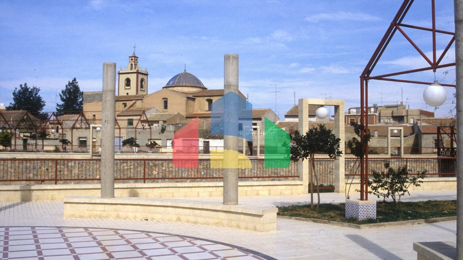 НОВЫЕ ВИЛЛЫ В РОХАЛЕСЕ