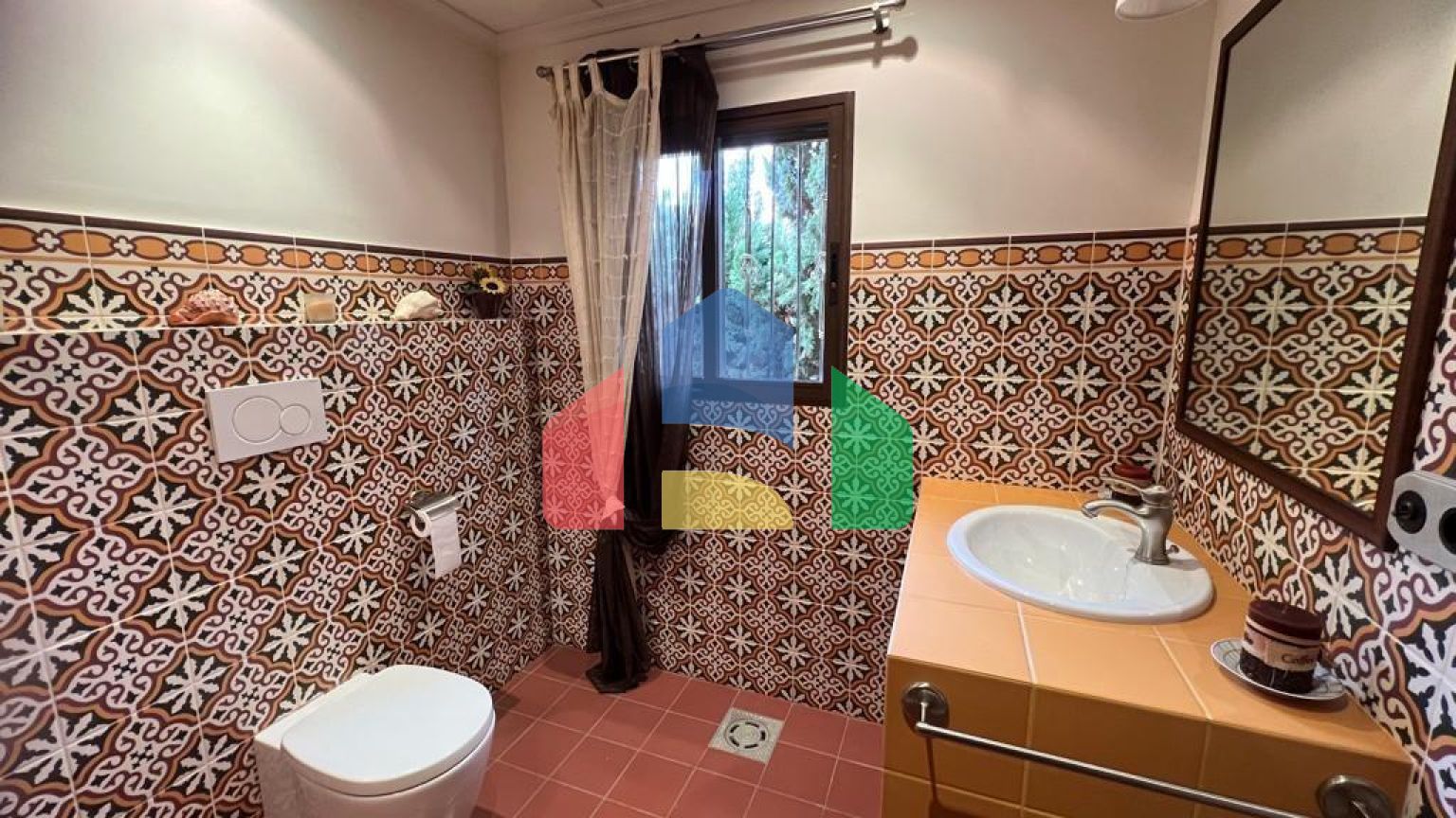 Современная роскошная вилла с элементами винтажного стиля в Сьюдад Кесада.