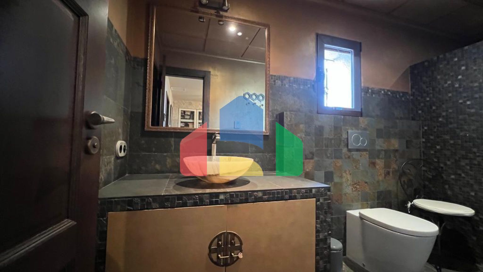 Современная роскошная вилла с элементами винтажного стиля в Сьюдад Кесада.