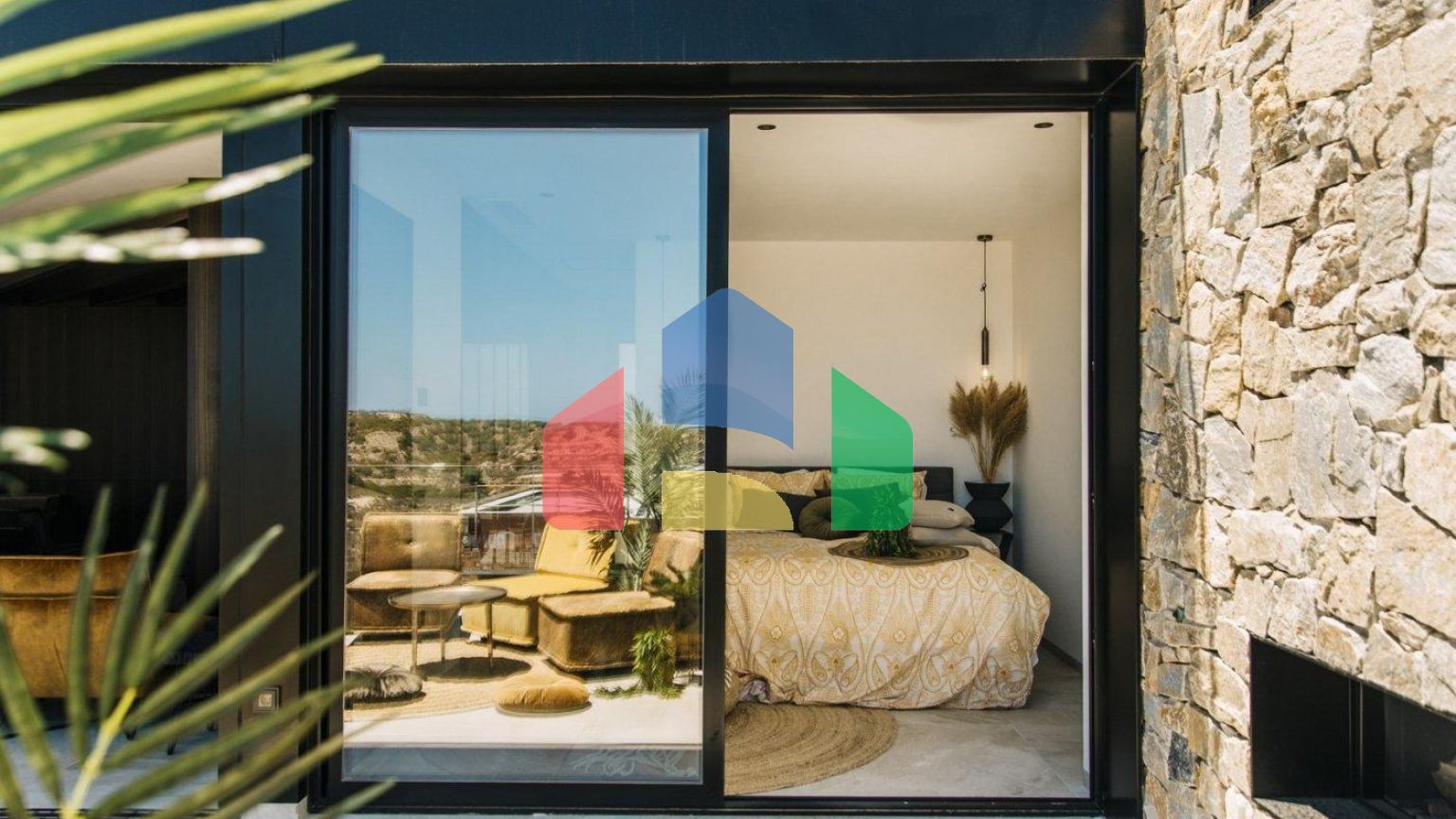 ДИЗАЙНЕРСКАЯ ВИЛЛА НА БЕРЕГУ МОРЯ