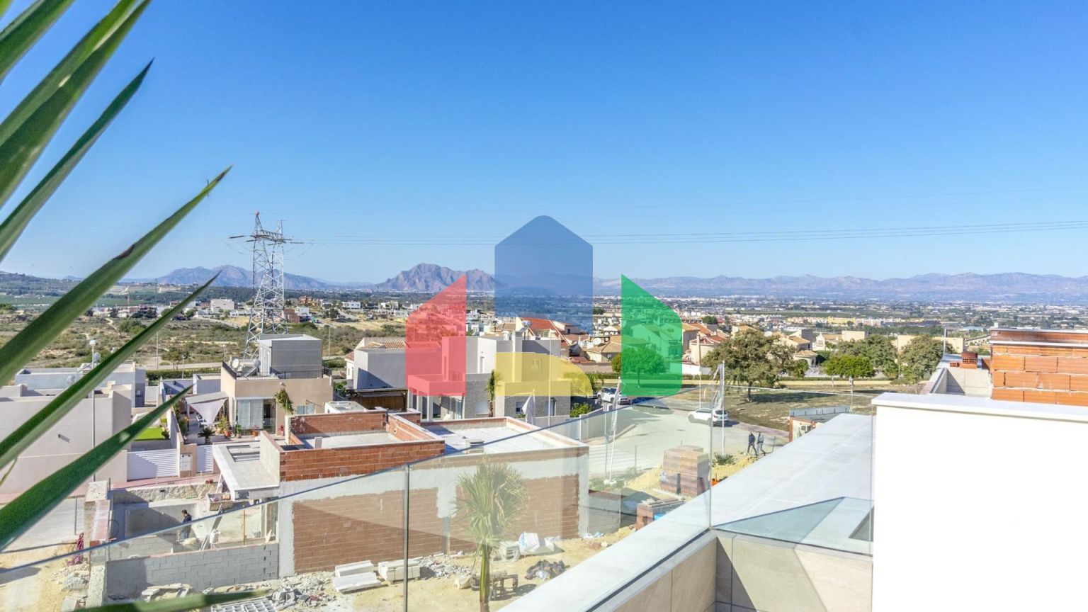 НОВЫЕ ВИЛЛЫ В РОХАЛЕСЕ