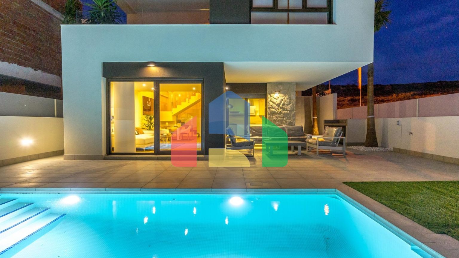 НОВЫЕ ВИЛЛЫ В РОХАЛЕСЕ