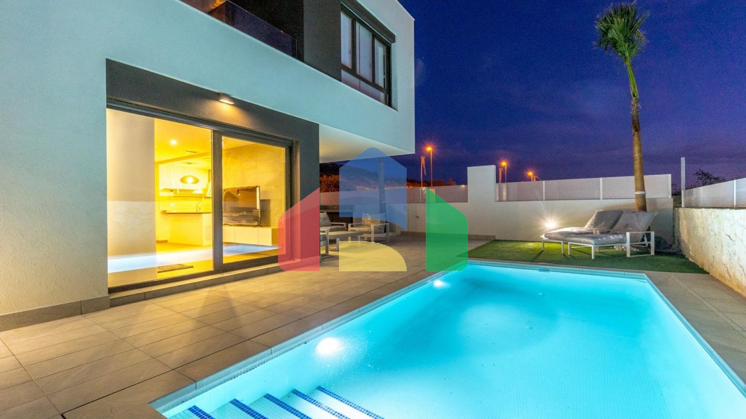 НОВЫЕ ВИЛЛЫ В РОХАЛЕСЕ