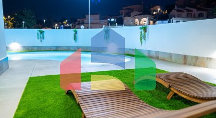 КРАСИВАЯ ВИЛЛА С ВИДОМ НА ГОЛЬФ ПОЛЕ «LA MARQUESA»!