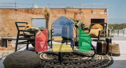 Design villa with a total area of ​​250 square meters with views of Guardamar and the sea.