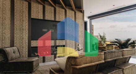 Design villa with a total area of ​​250 square meters with views of Guardamar and the sea.
