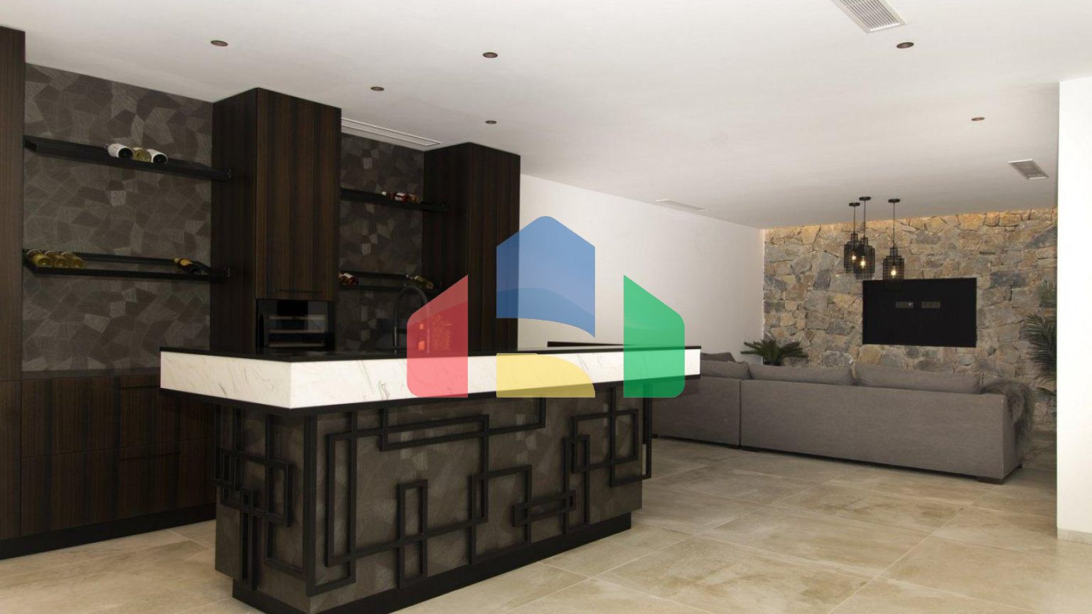 Дизайнерская вилла общей площадью 250 квадратных метров с видом на Гуардамар и море.