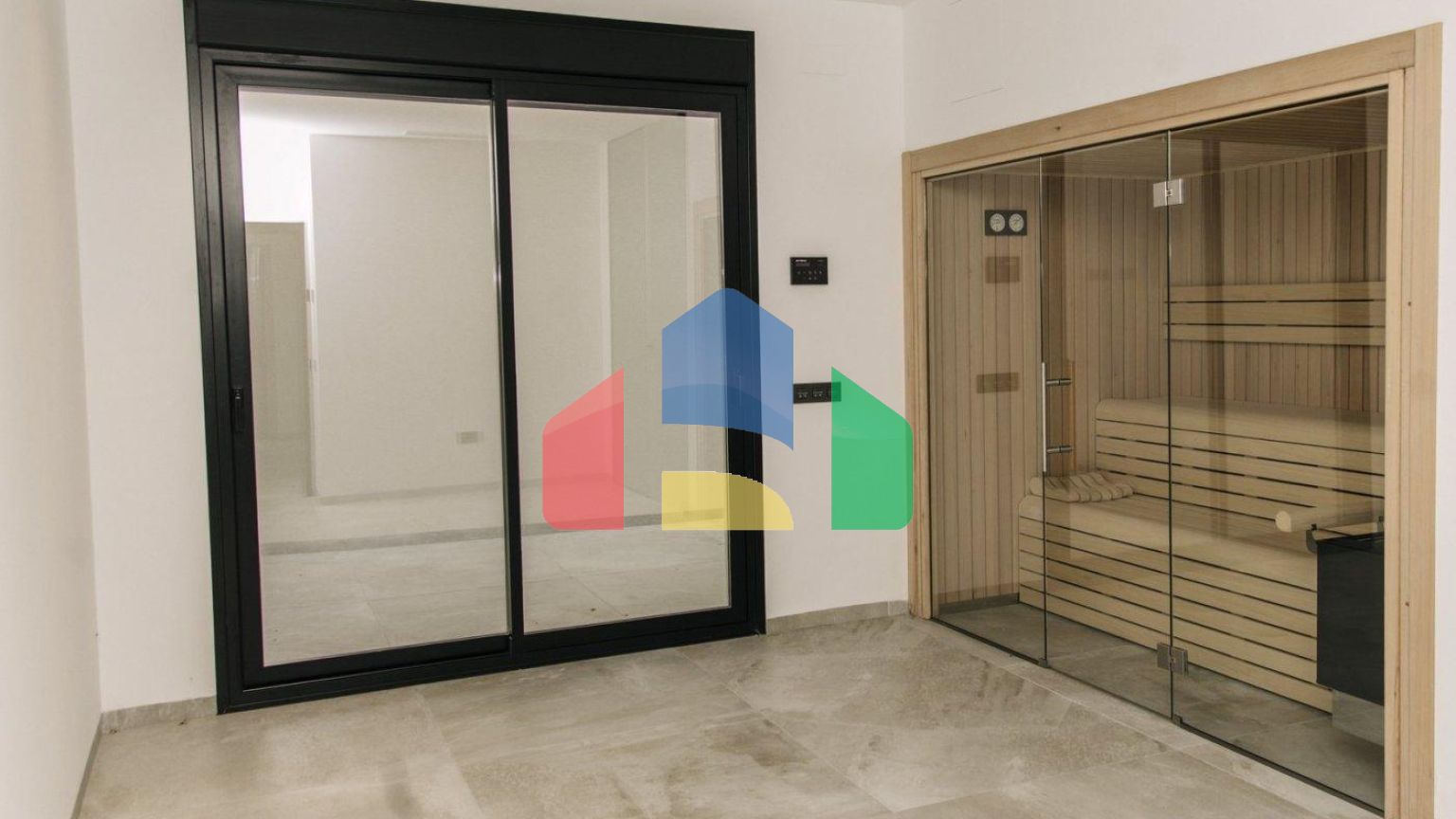 Дизайнерская вилла общей площадью 250 квадратных метров с видом на Гуардамар и море.