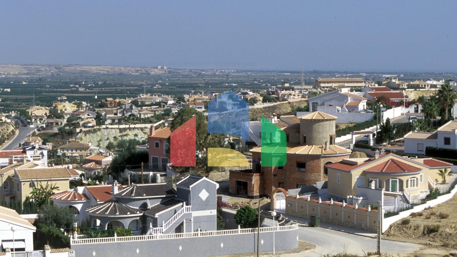 НОВЫЕ ВИЛЛЫ В РОХАЛЕСЕ