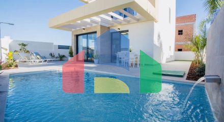 Detached villa with private pool