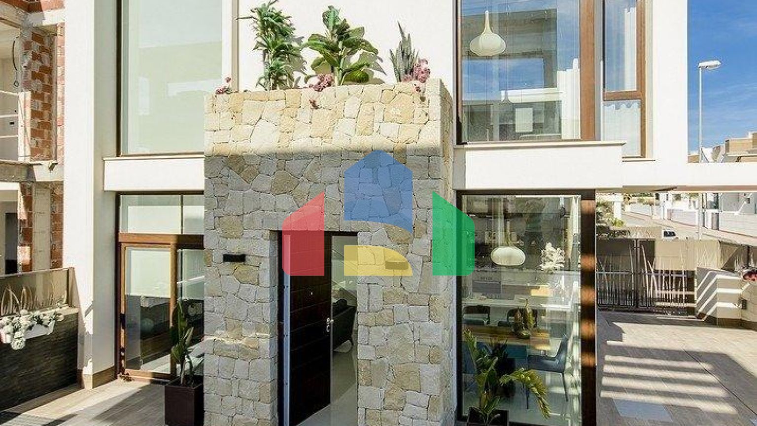 НОВЫЕ ВИЛЛЫ В ЛОС МОНТЕСИНОС