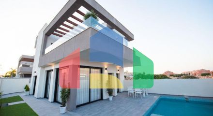 Detached villa with private pool