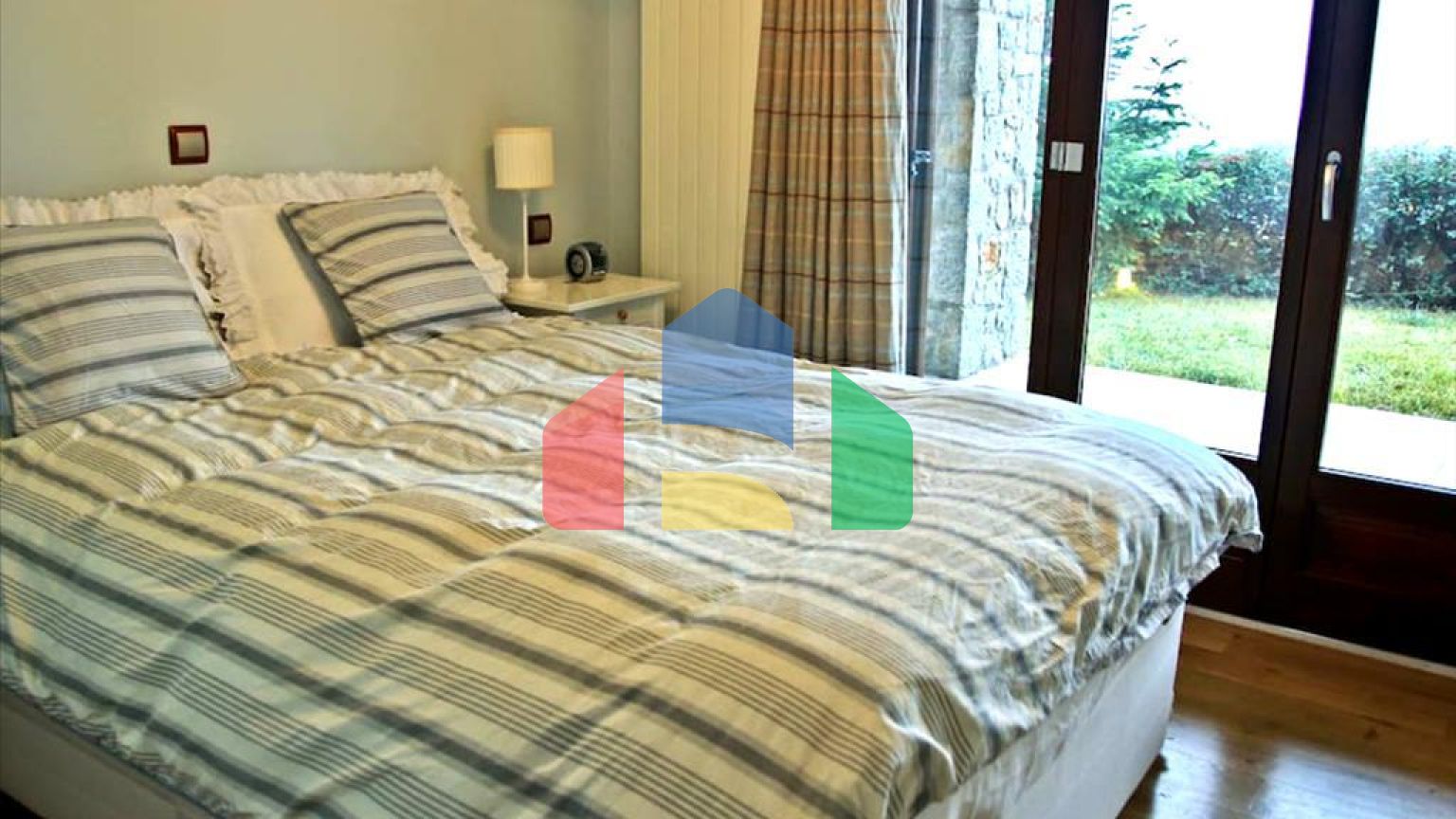 Продаж - Вілла 140 m² в Арахове