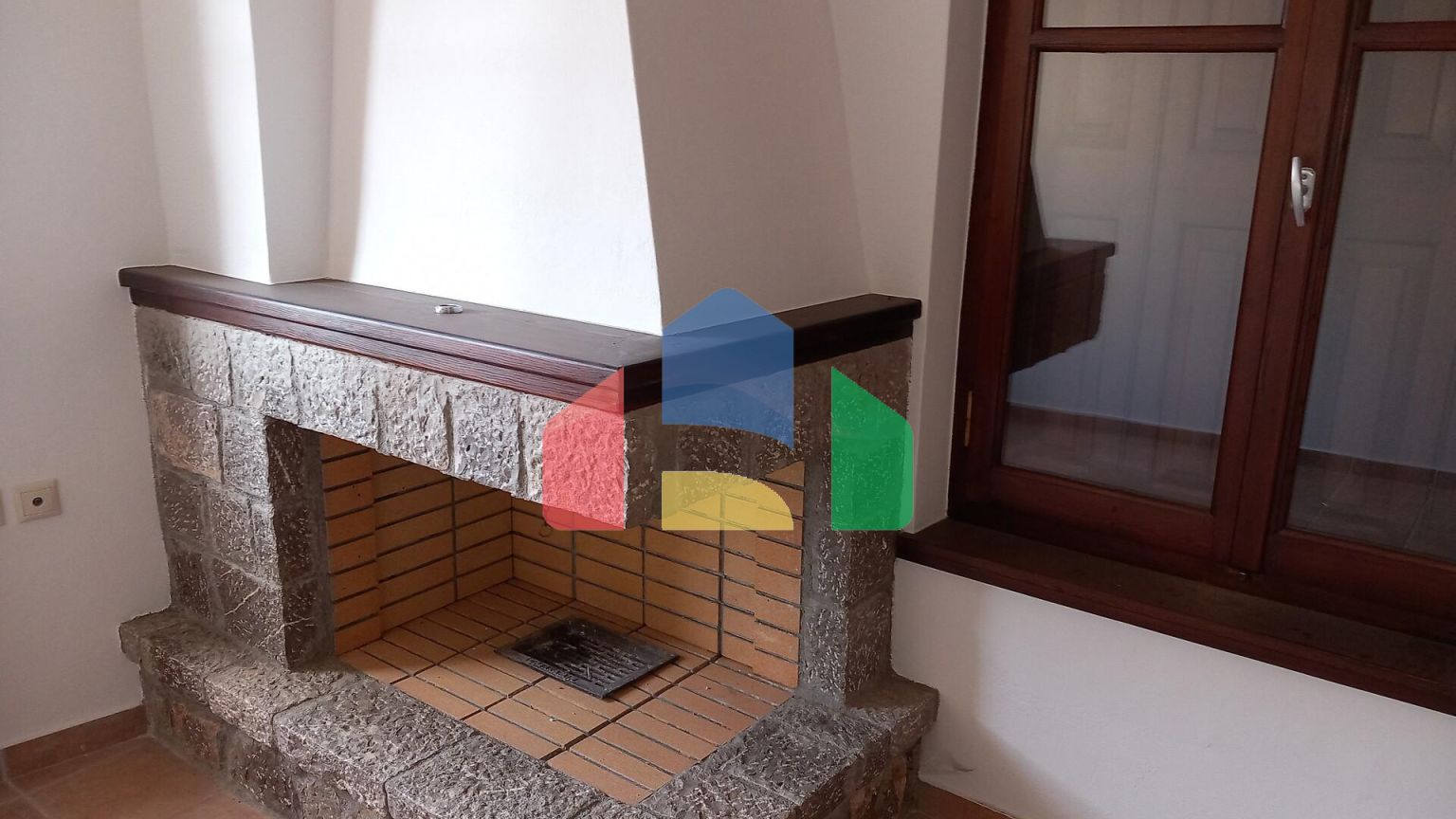 Продаж - Будівля 183 m² в Арахове