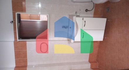 Продаж - Будівля 183 m² в Арахове