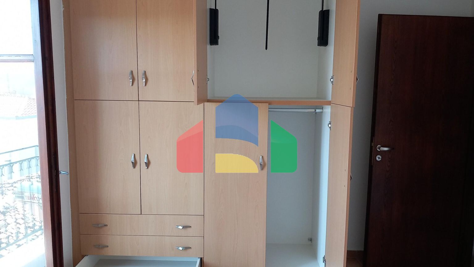 Продаж - Будівля 183 m² в Арахове