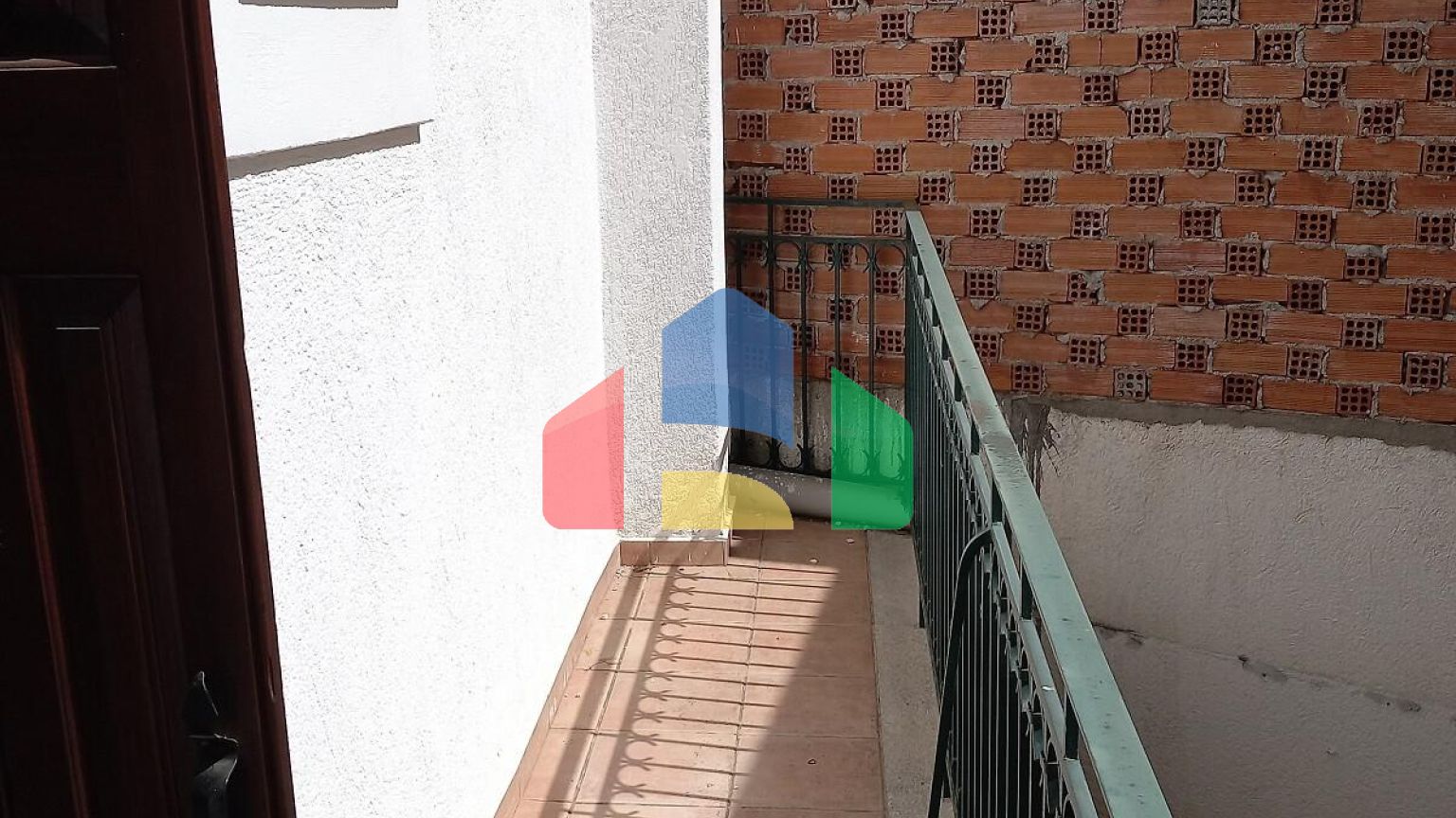 Продаж - Будівля 183 m² в Арахове