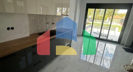 Продаж - Таунхаус 60 m² в Аспровальті