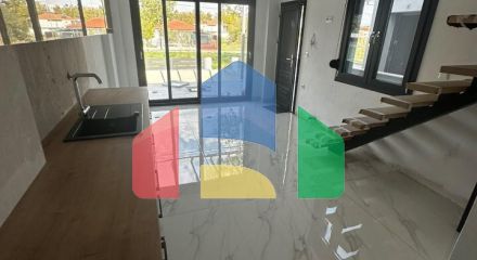 Продаж - Таунхаус 60 m² в Аспровальті