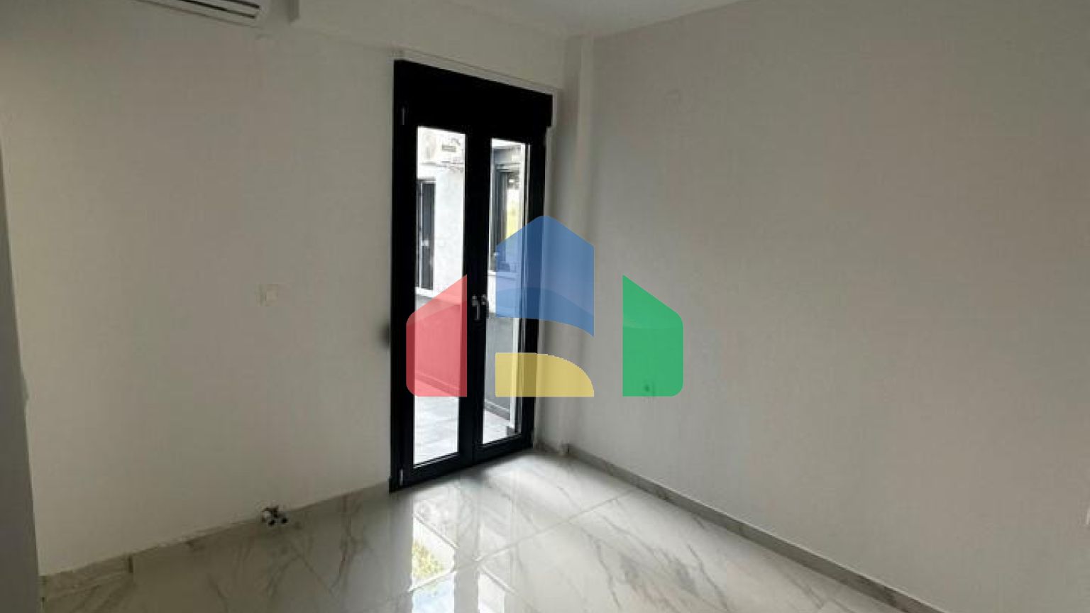 Продаж - Таунхаус 60 m² в Аспровальті