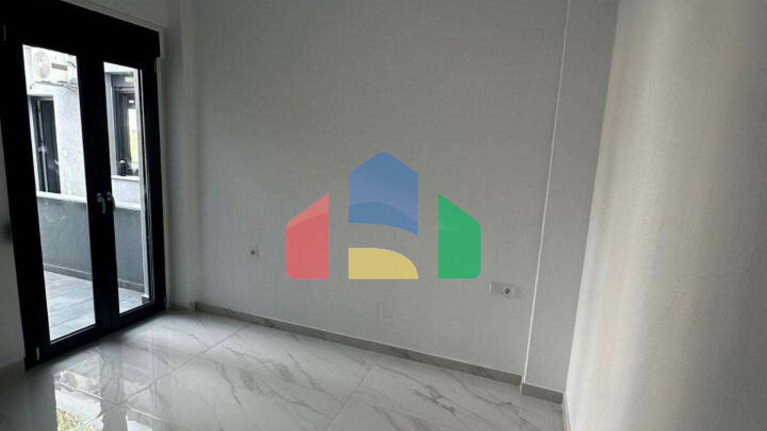 Продаж - Таунхаус 60 m² в Аспровальті