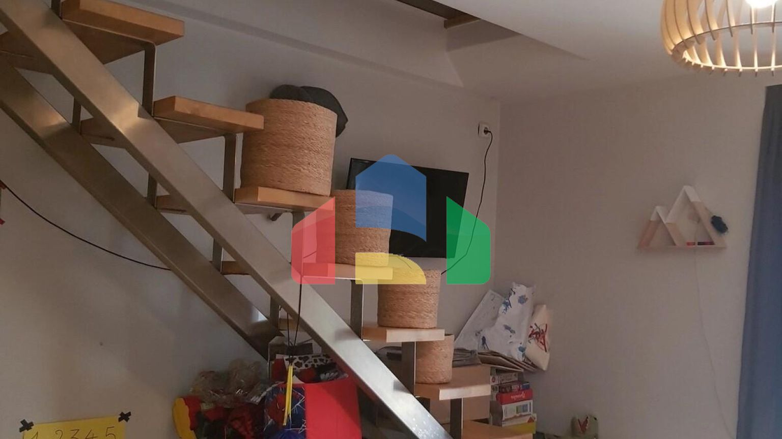 Продаж - Таунхаус 497 m² в Афінах