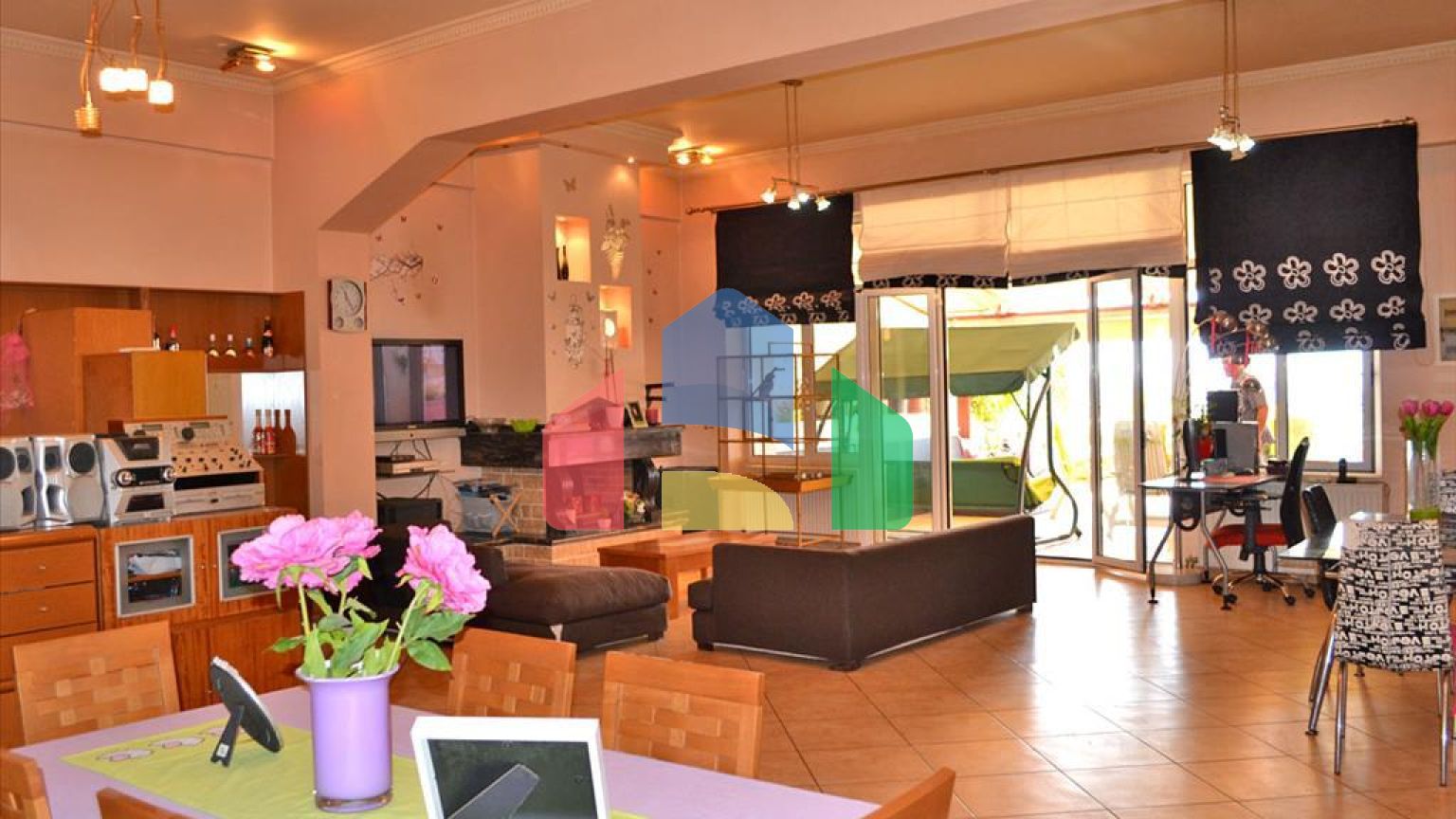 Продаж - Будівля 1003 m² в Афінах