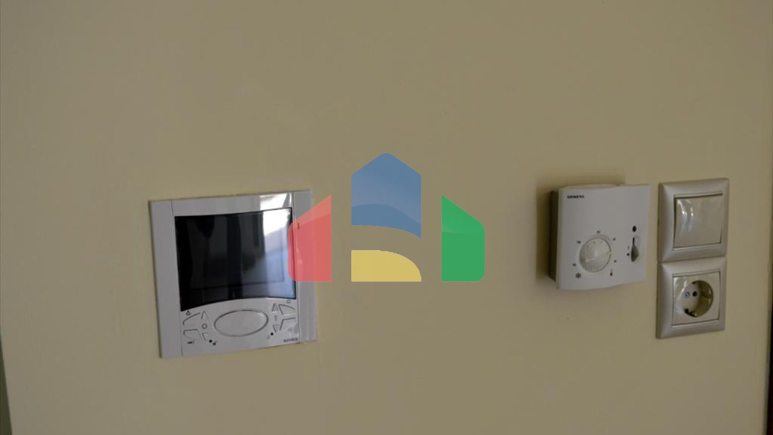 Продаж - Котедж 213 m² в Афінах