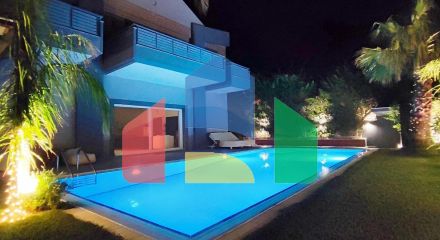 For Sale - Villa 290 m² in Athens