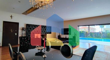 For Sale - Villa 290 m² in Athens