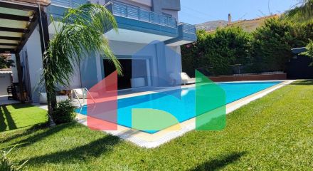 For Sale - Villa 290 m² in Athens