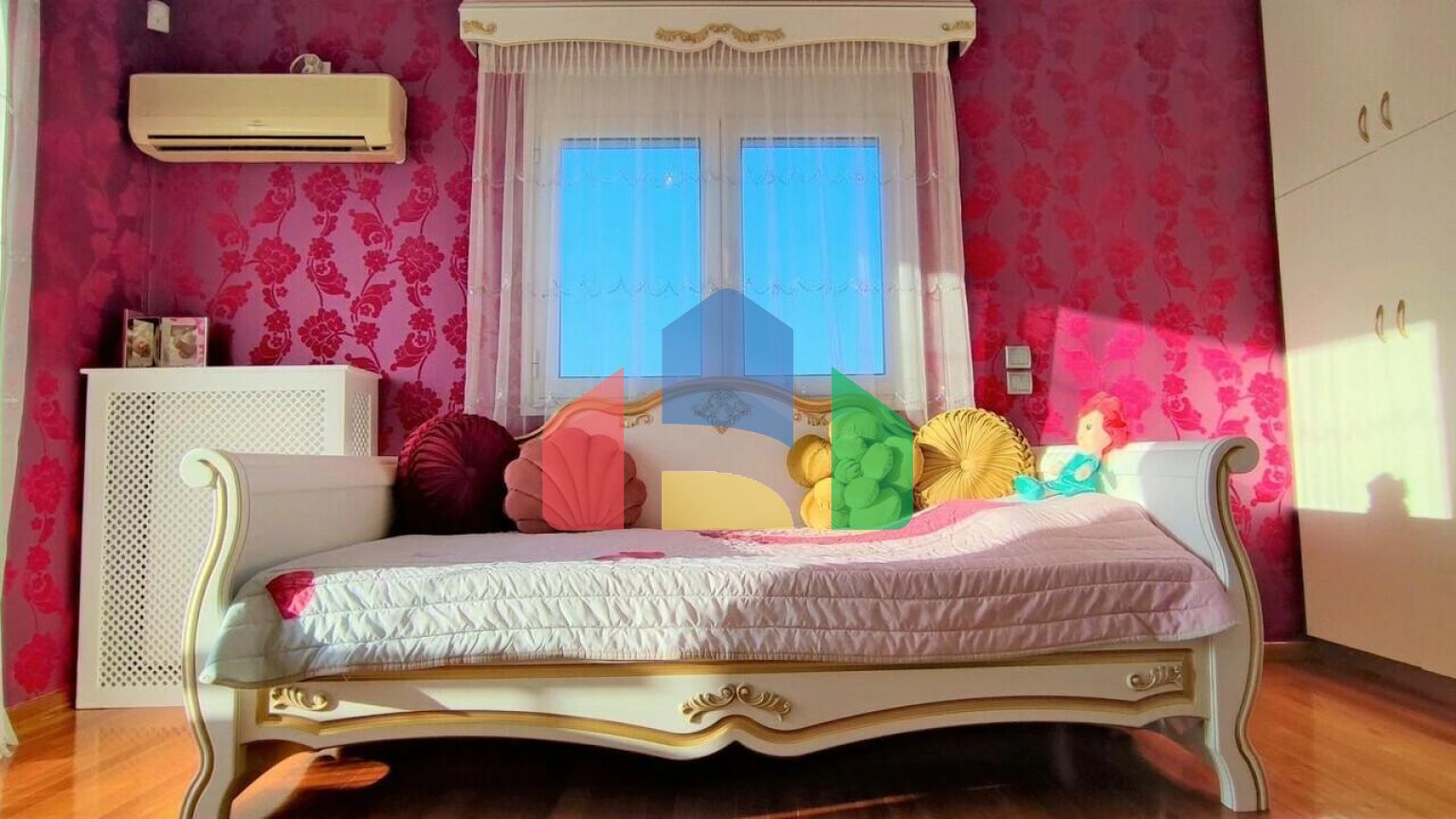 Продаж - Вілла 290 m² в Афінах