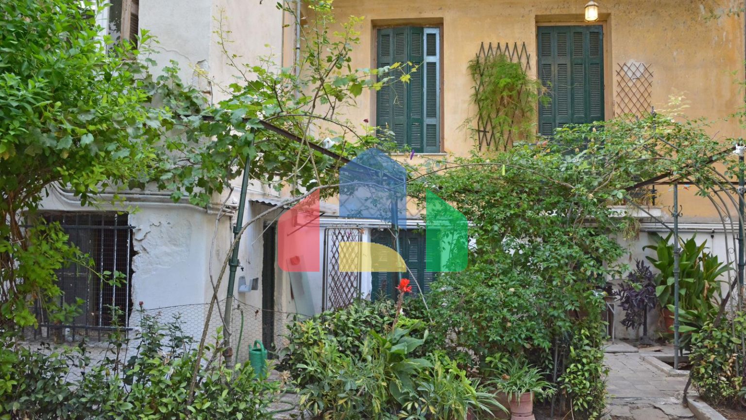 Продажа - Коттедж 526 m² в Афинах