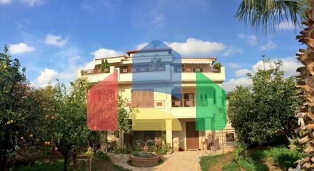 For Sale - Detached house 320 m² in Athens