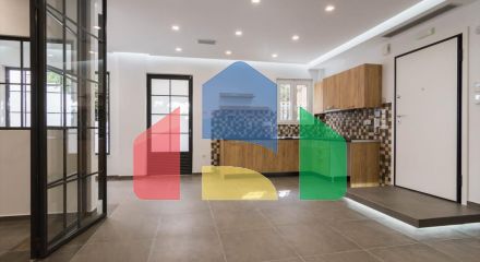 Продажа - Коммерческое помещение 305 m² в Афинах