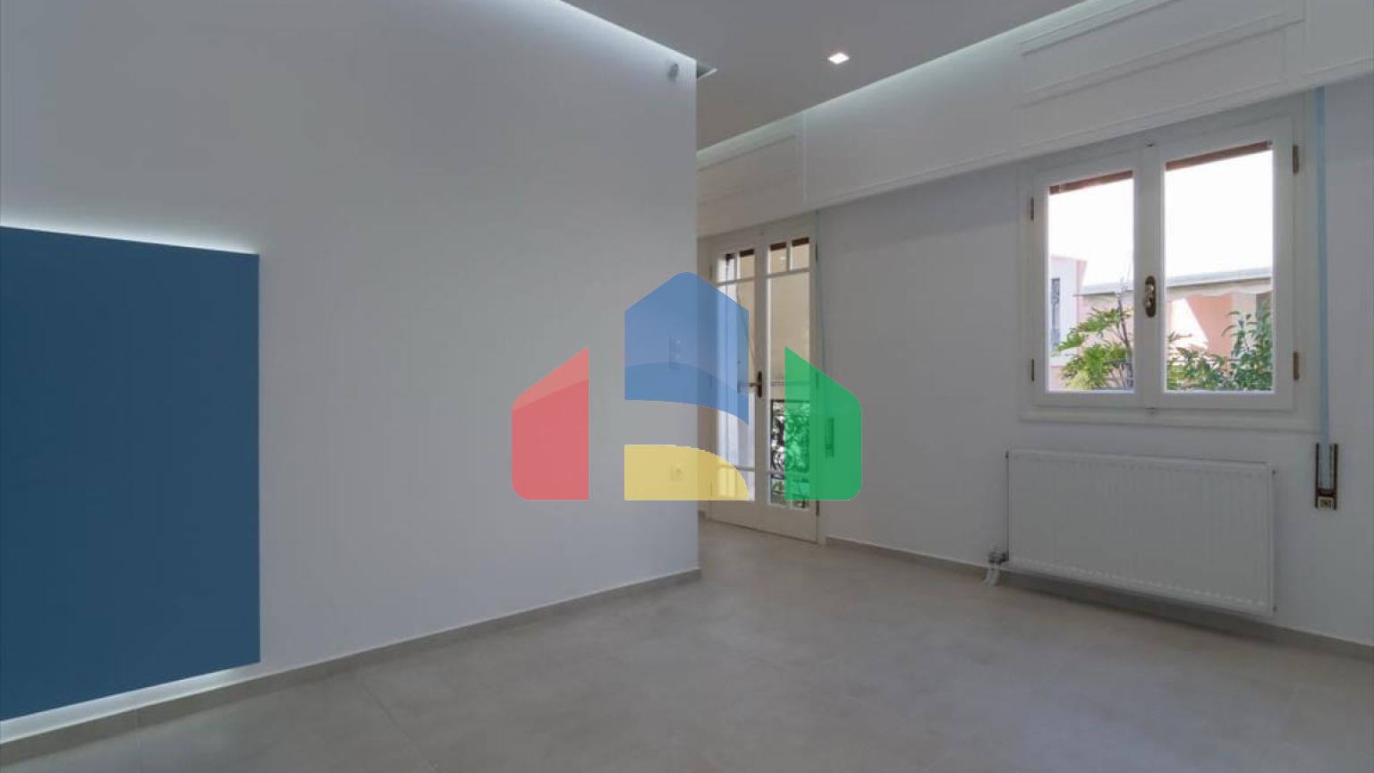 Продаж - Комерційна нерухомість 305 m² в Афінах