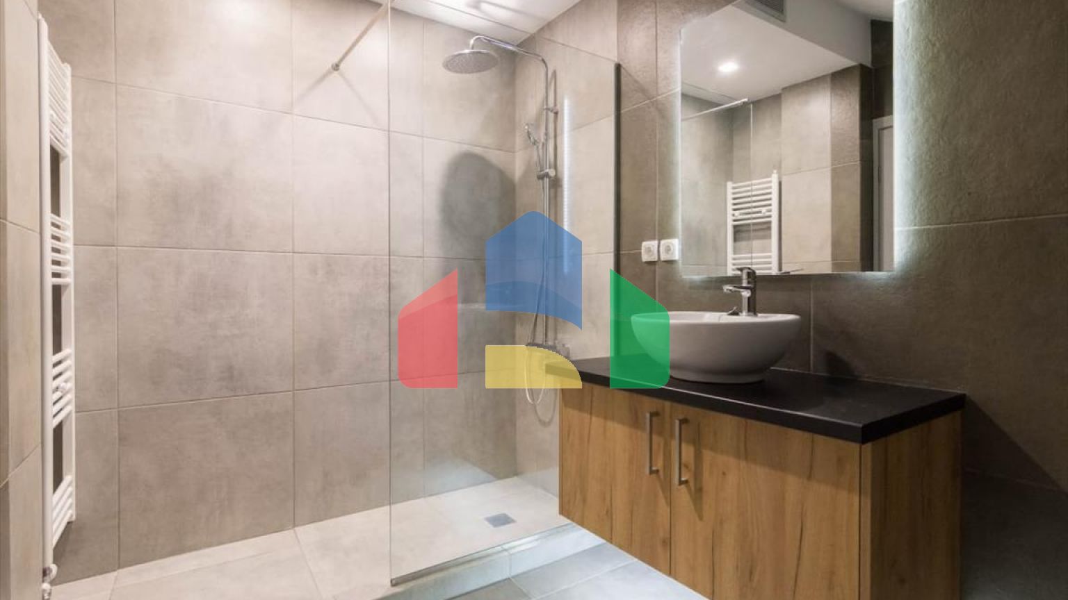 Продаж - Комерційна нерухомість 305 m² в Афінах